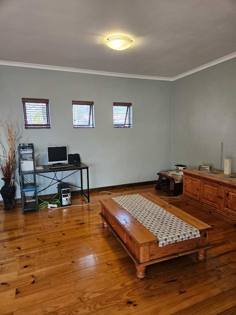 To Let 4 Bedroom Property for Rent in Kamma Heights Eastern Cape